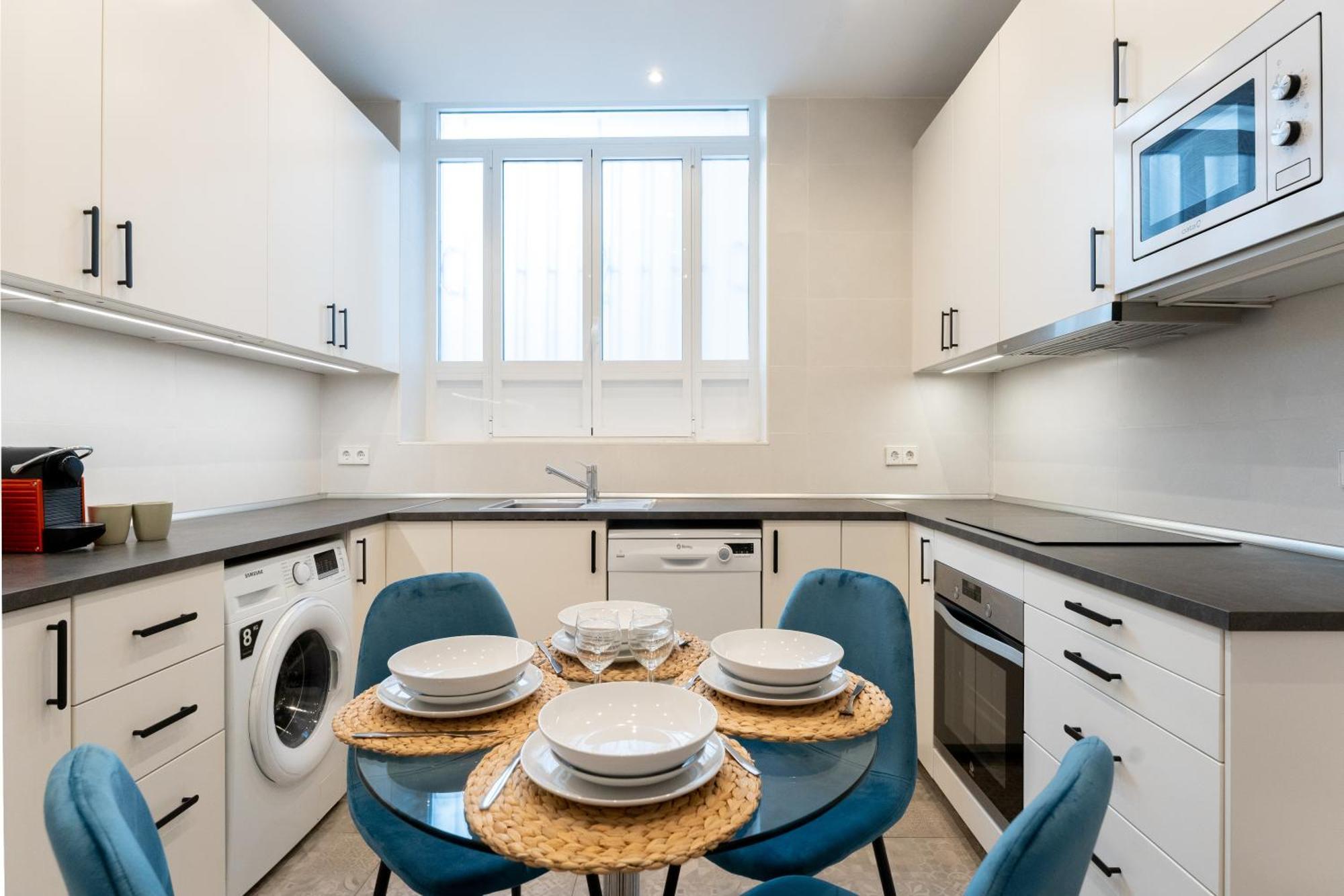 מדריד Luxe Apartment In Plaza De Espana מראה חיצוני תמונה